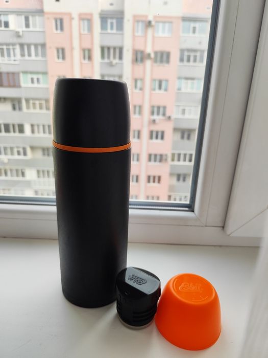 Продам термос 1 литр