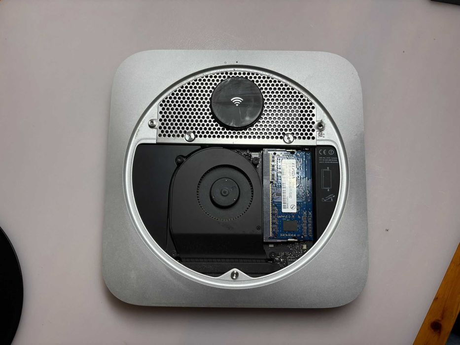Mac mini 2012, 2,5Ghz intel i5, 4 GB Ram DDR3 1600 MHz
