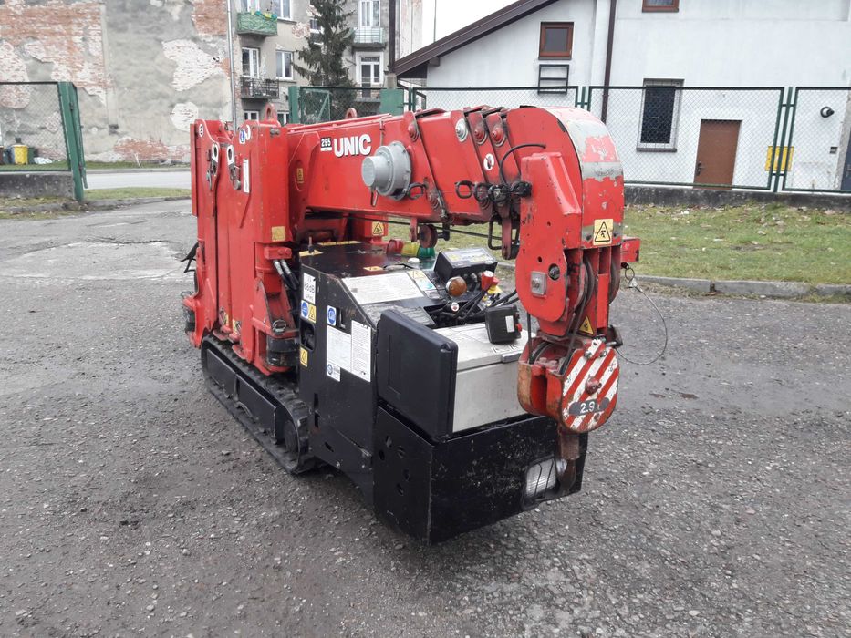 Mini żuraw Unic URW 295 CDE, diesel -el , dźwig , pająk na gąsienicach