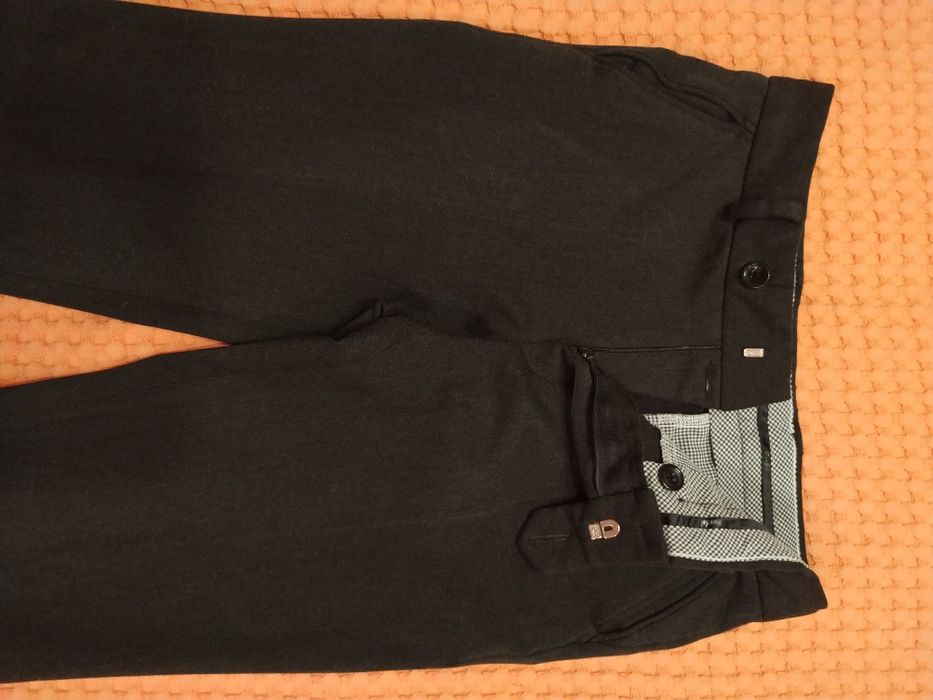 Брюки шкільні на хлопчика 290  грн.