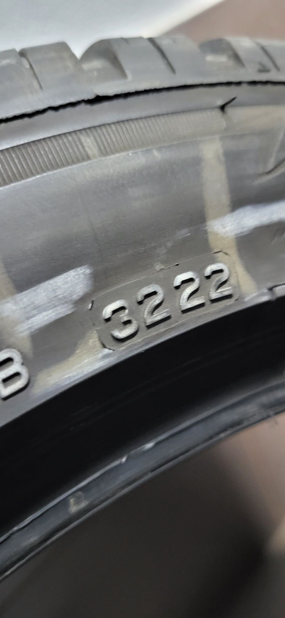 Opony zimowe bridgestone blizzak lm005 235/45/18  prawie jak nowe (DOT