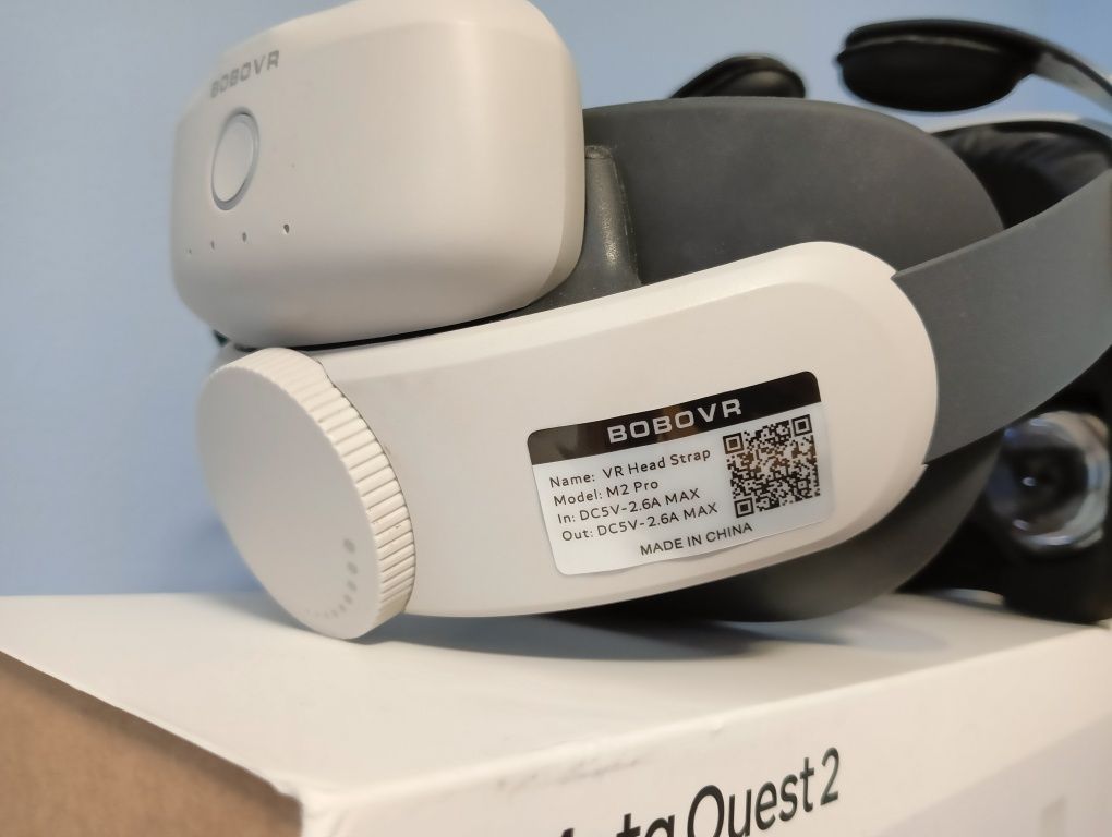 Meta Quest 2 128 GB, plus BOBOVR M2 Pro+