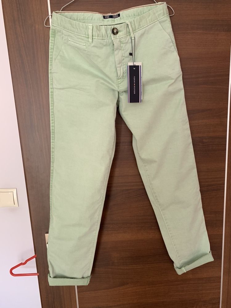 Nowe oryginalne chinosy spodnie miętowe Tommy Hilfiger S/M