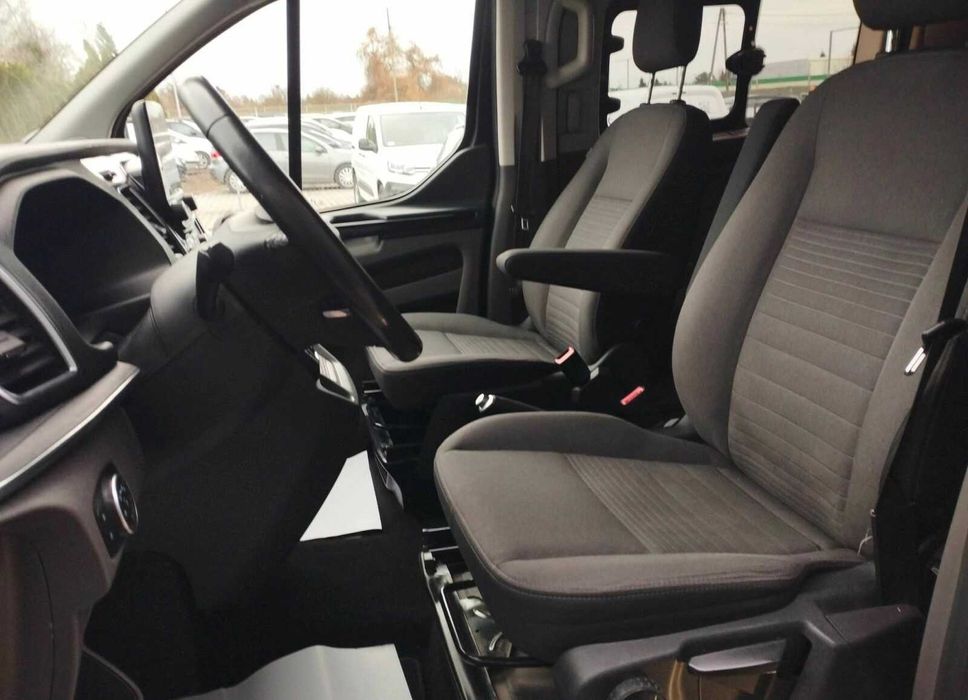 Wynajem busa  Ford Tourneo Costume 8 osobowy automat!