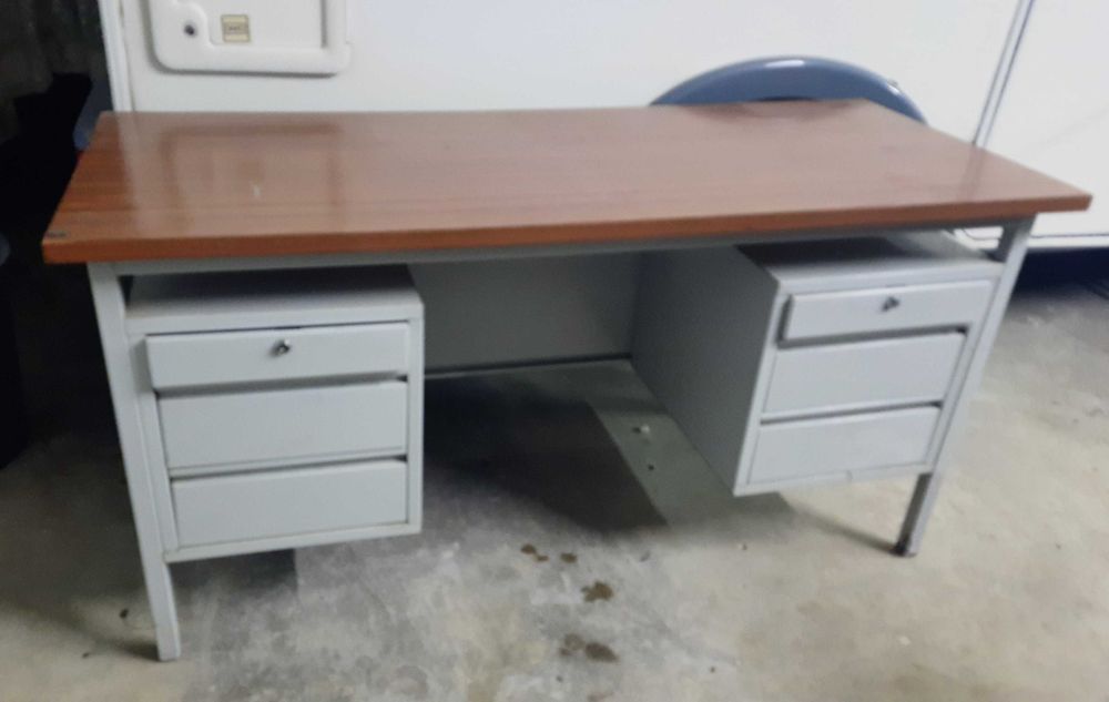 Secretária com gavetas 1,45m