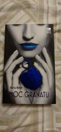 Marta Motyl moc granatu