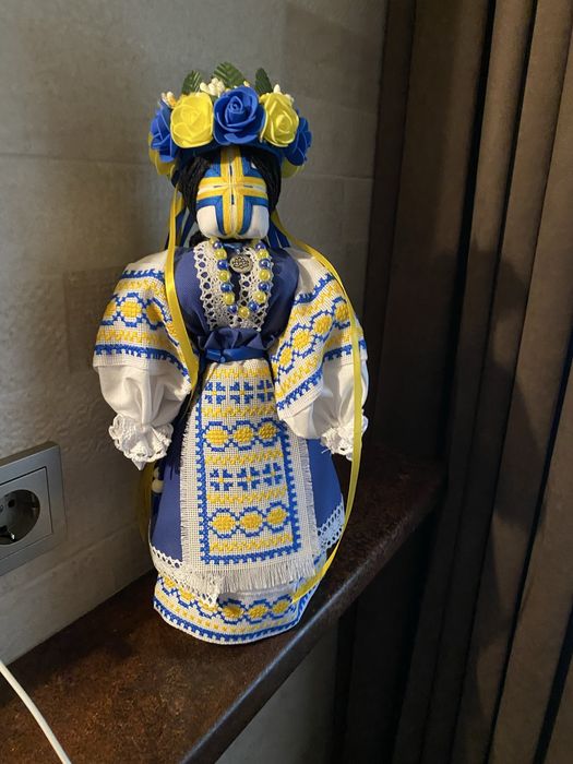 Сувенирна лялька