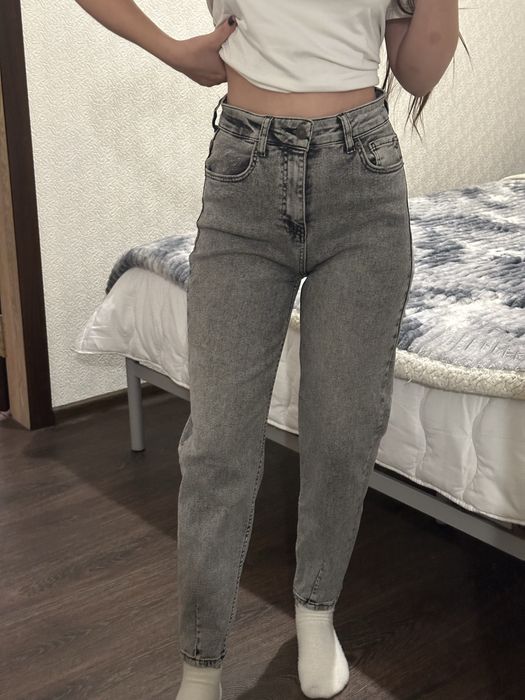 Джинси MOM fit, розмір XS–S, тягнуться
