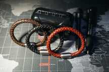 Braceletes em Couro