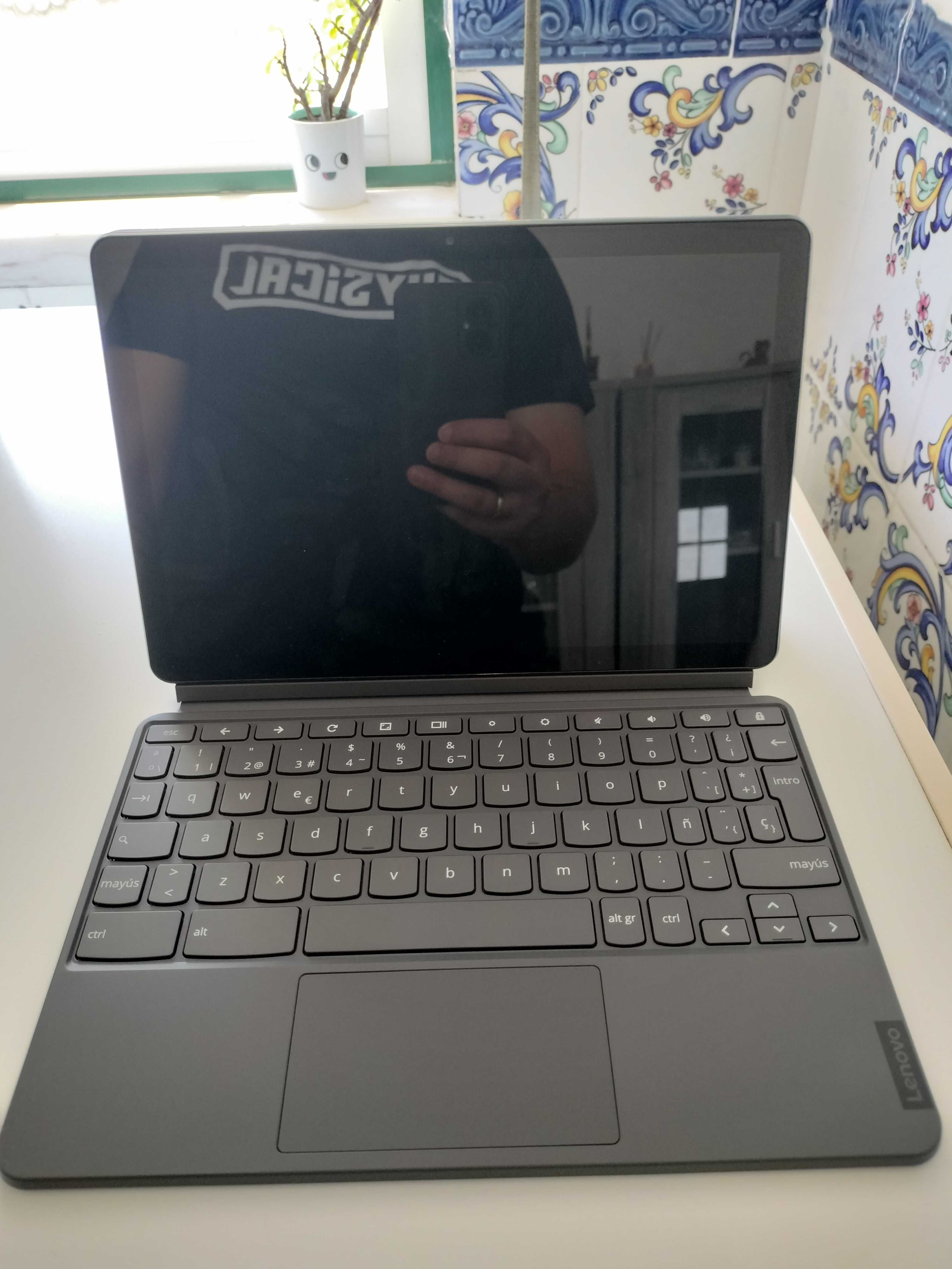 Tablet Lenovo CT-X636F