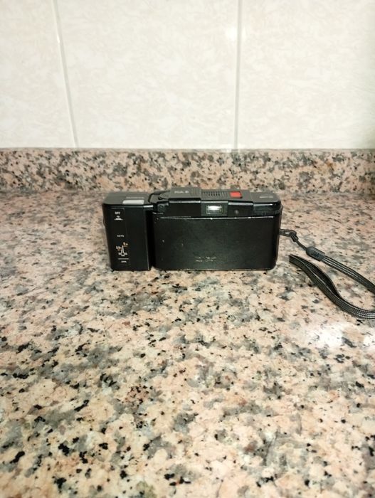 Câmara analógica Olympus XA 3