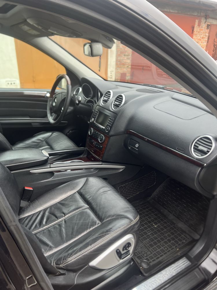 Mercedes GL 2007 4.7 Газ Бензин