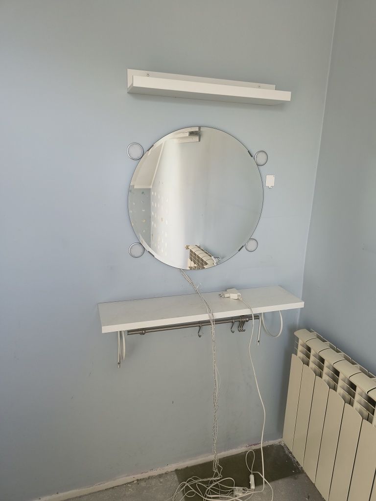 Toaletka  Ikea podświetlenie.