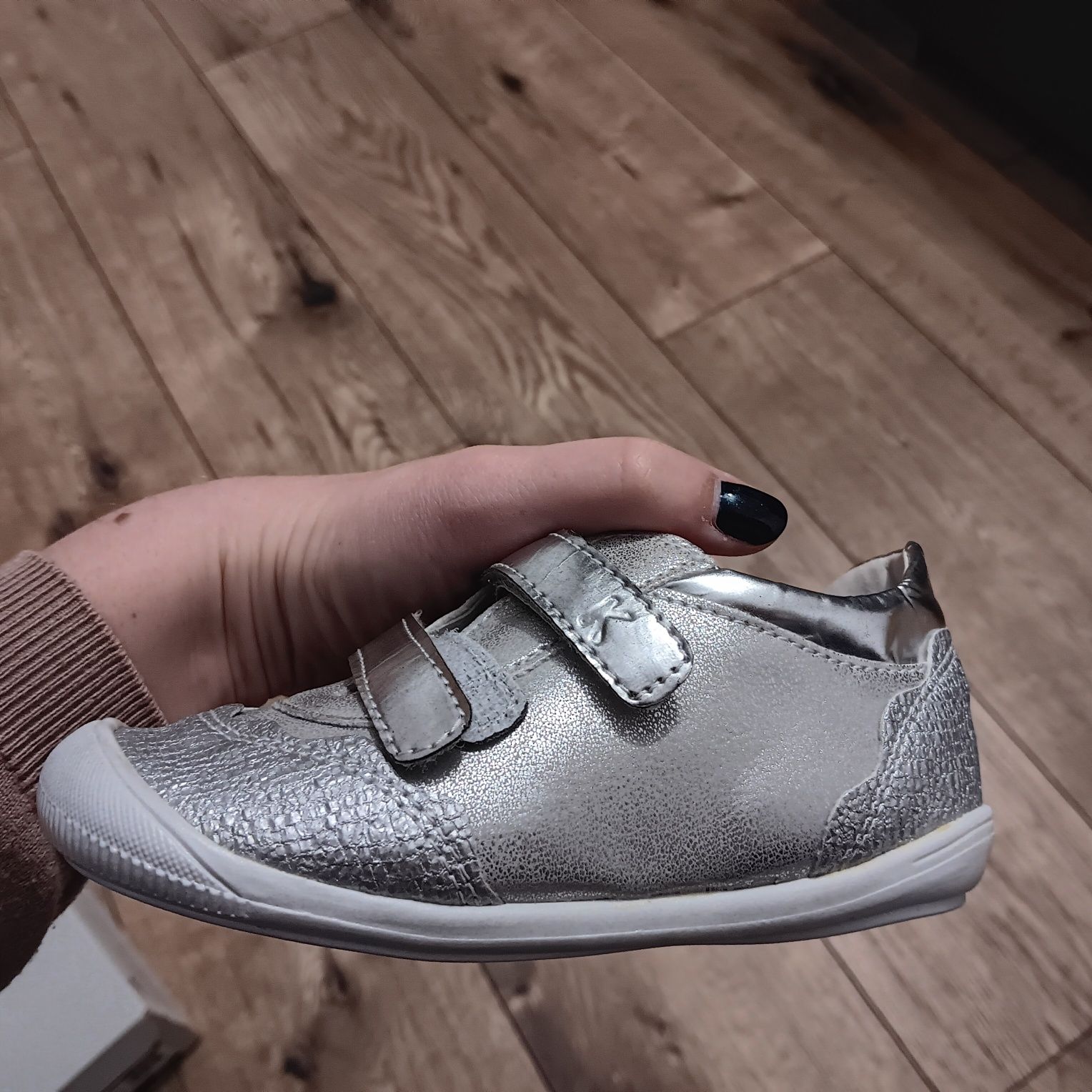 Sprzedam nowe buty Kornecki