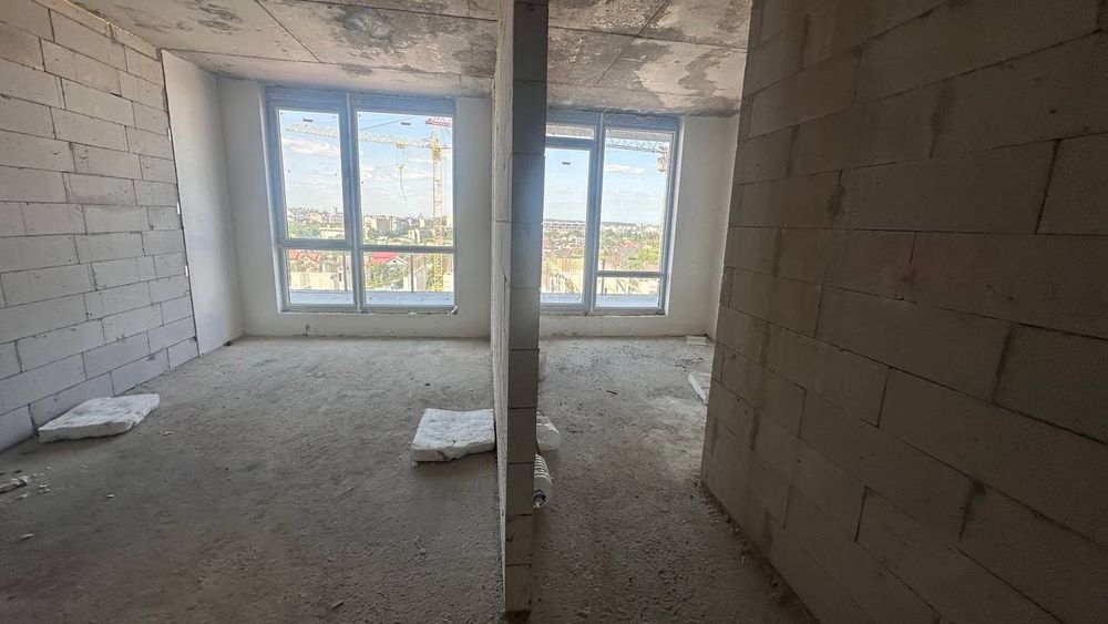 Продаж 2 км квартири в сучасному ЖК поруч з озером