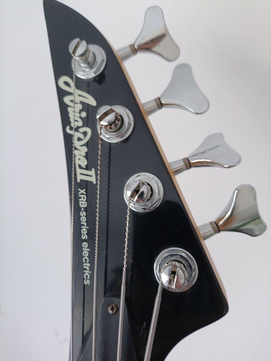 Gitara basowa Aria pro II