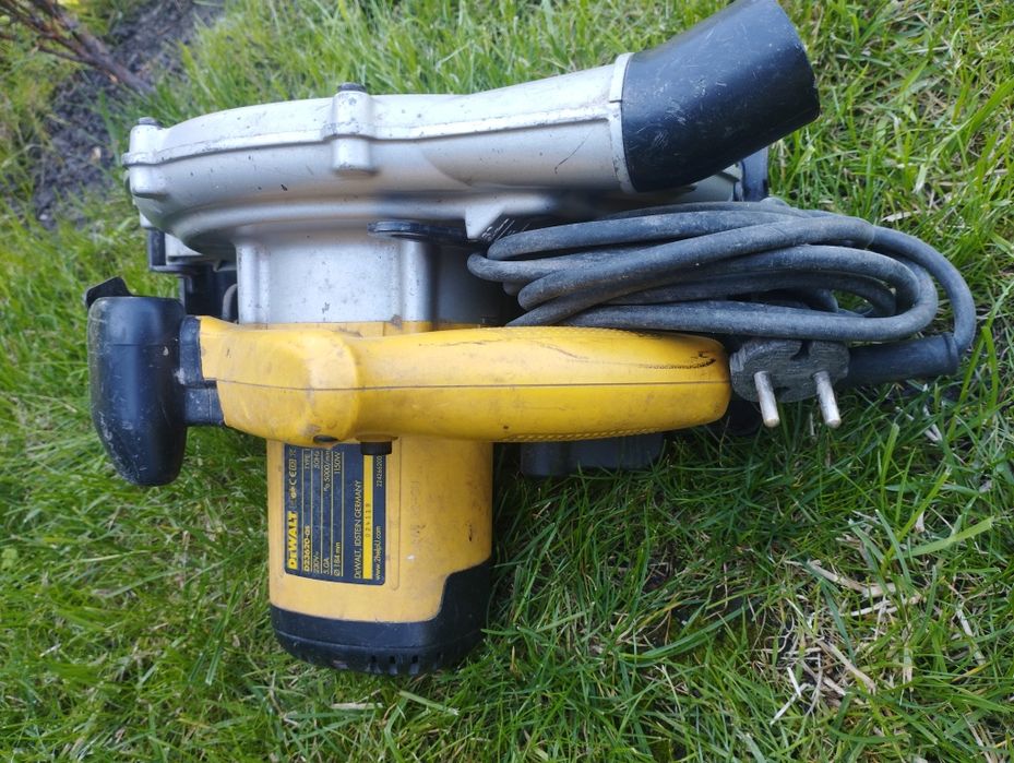 Piła DEWALT D23620-QS pilarka tarczowa do drewna