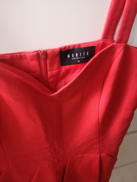 Czerwona sukienka dekolt serce Mohito 38