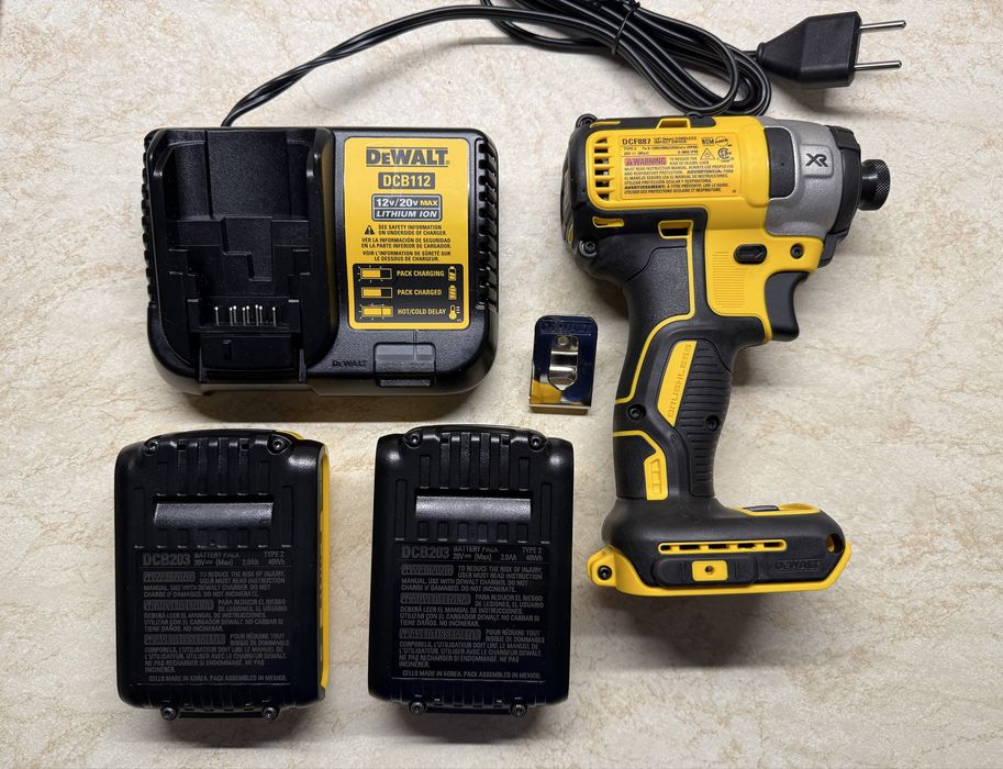 Акумуляторний шуруповерт імпакт  Dewalt dcf887