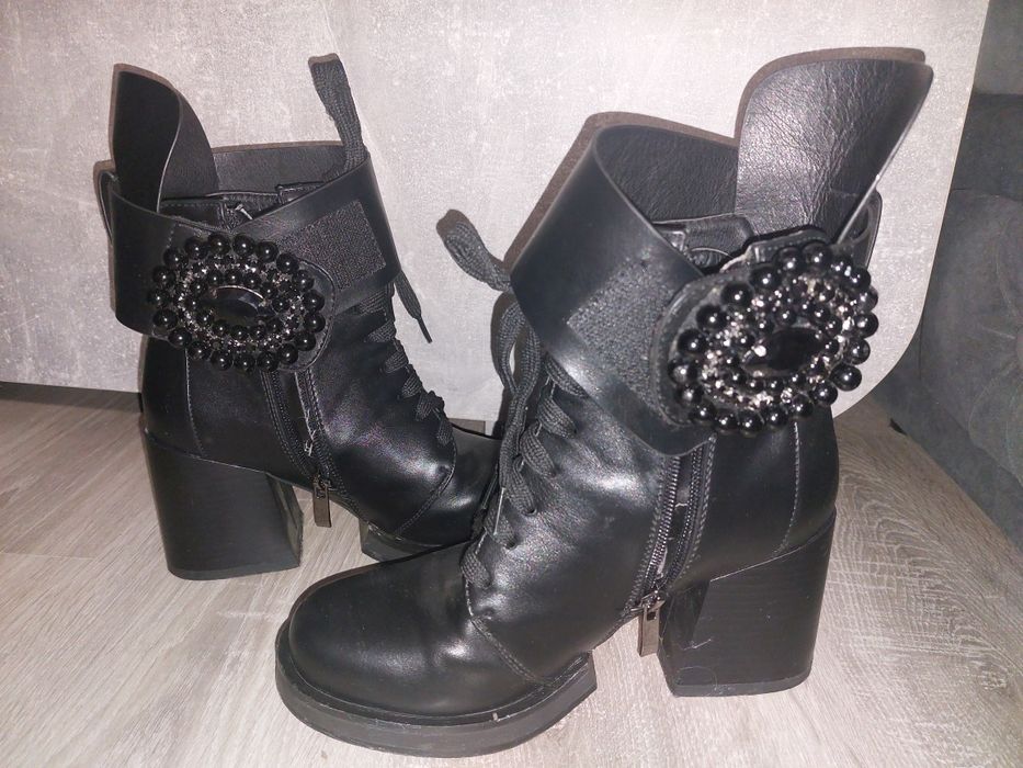 Ботінки взуття сапожки черевики