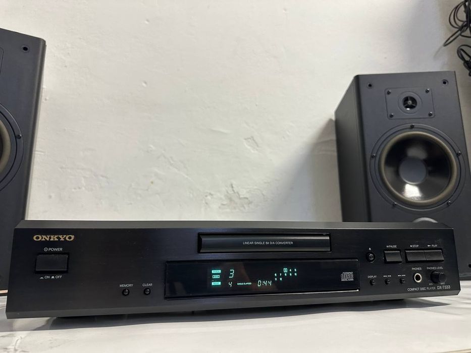 Odtwarzacz CD Onkyo DX-7333