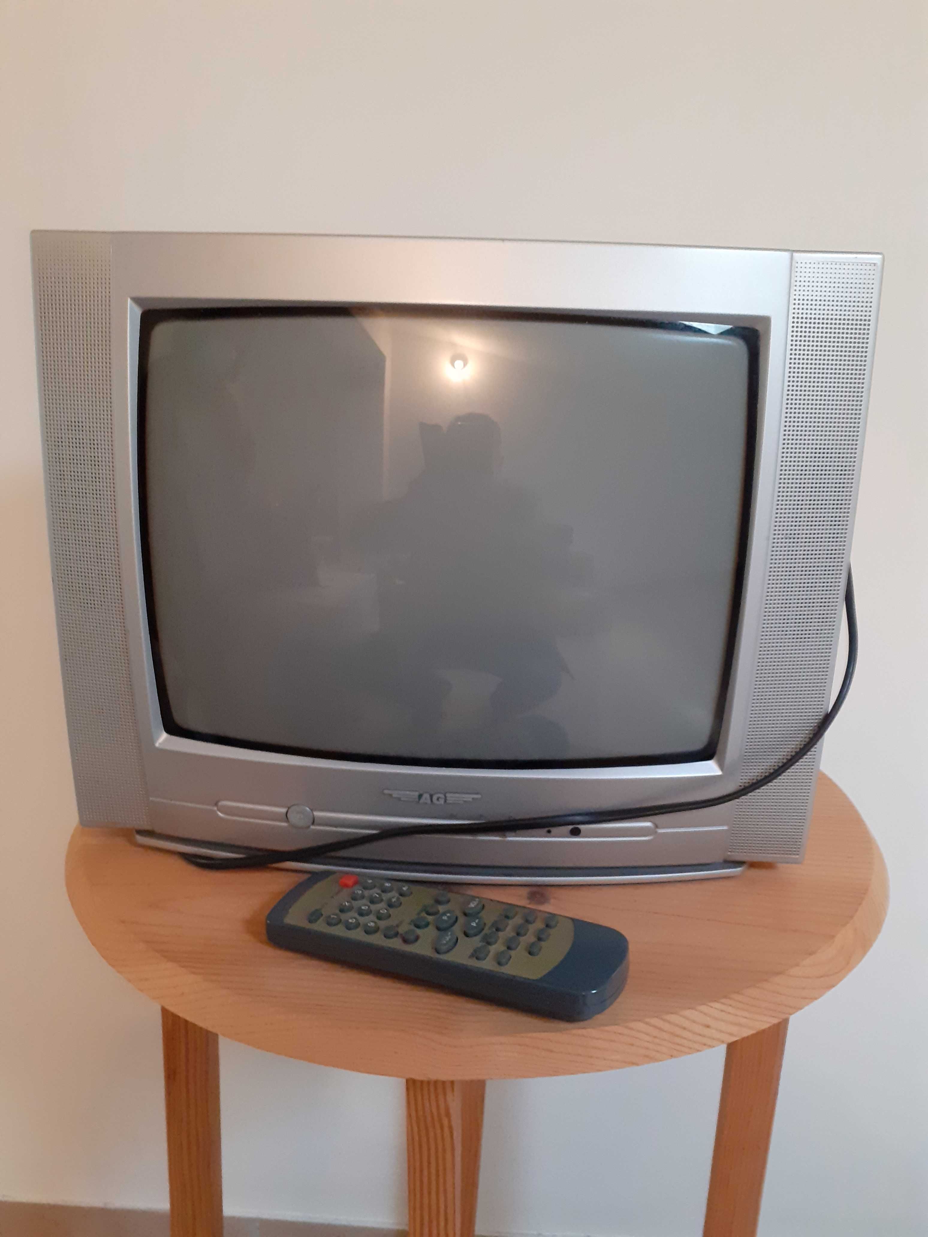 Televisor cinza c/37cms