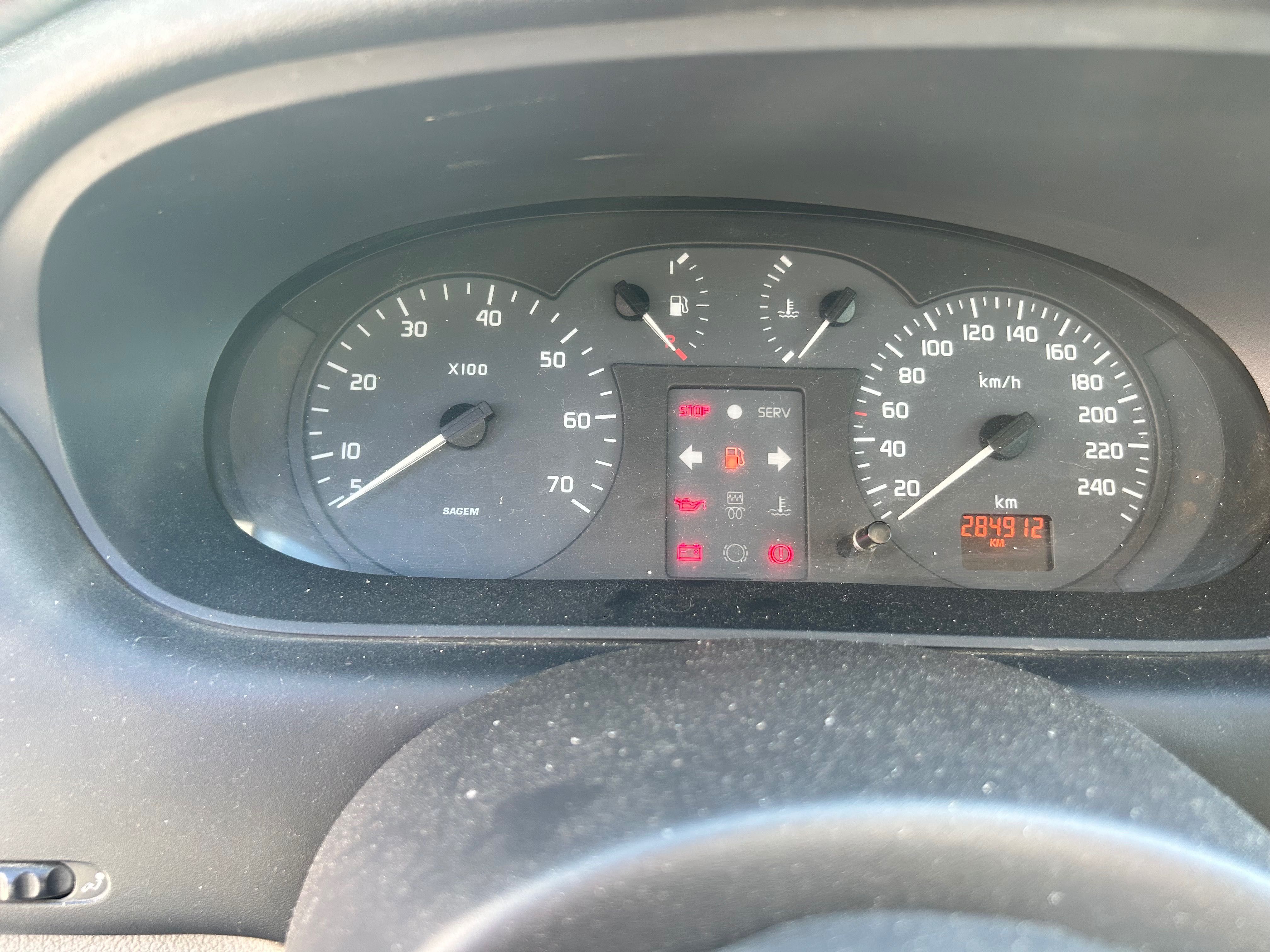 Vendo Carro RENAULT