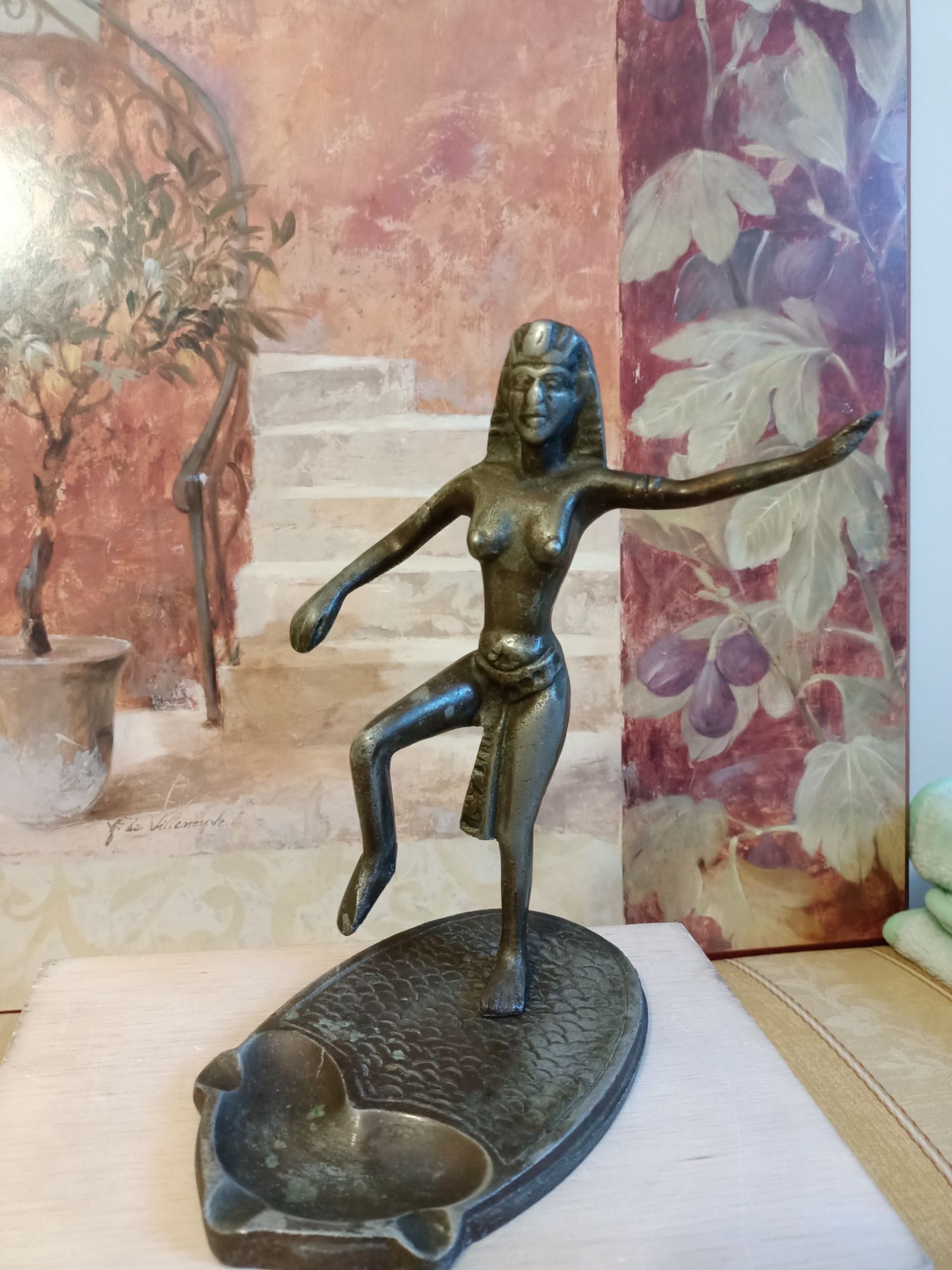 Antyczna dwuczęściowa  rzeźba,figura Egipcjanki z popielniczką.