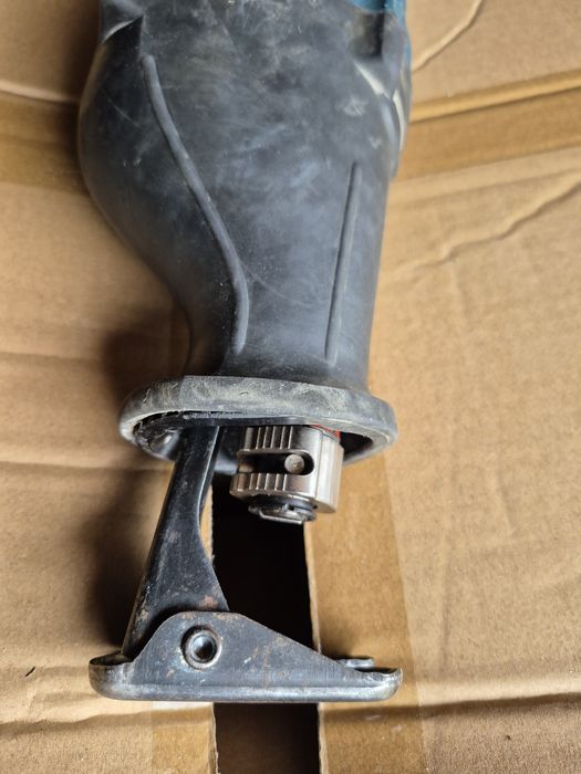 Lisica Bosch GSA 18v LI professional