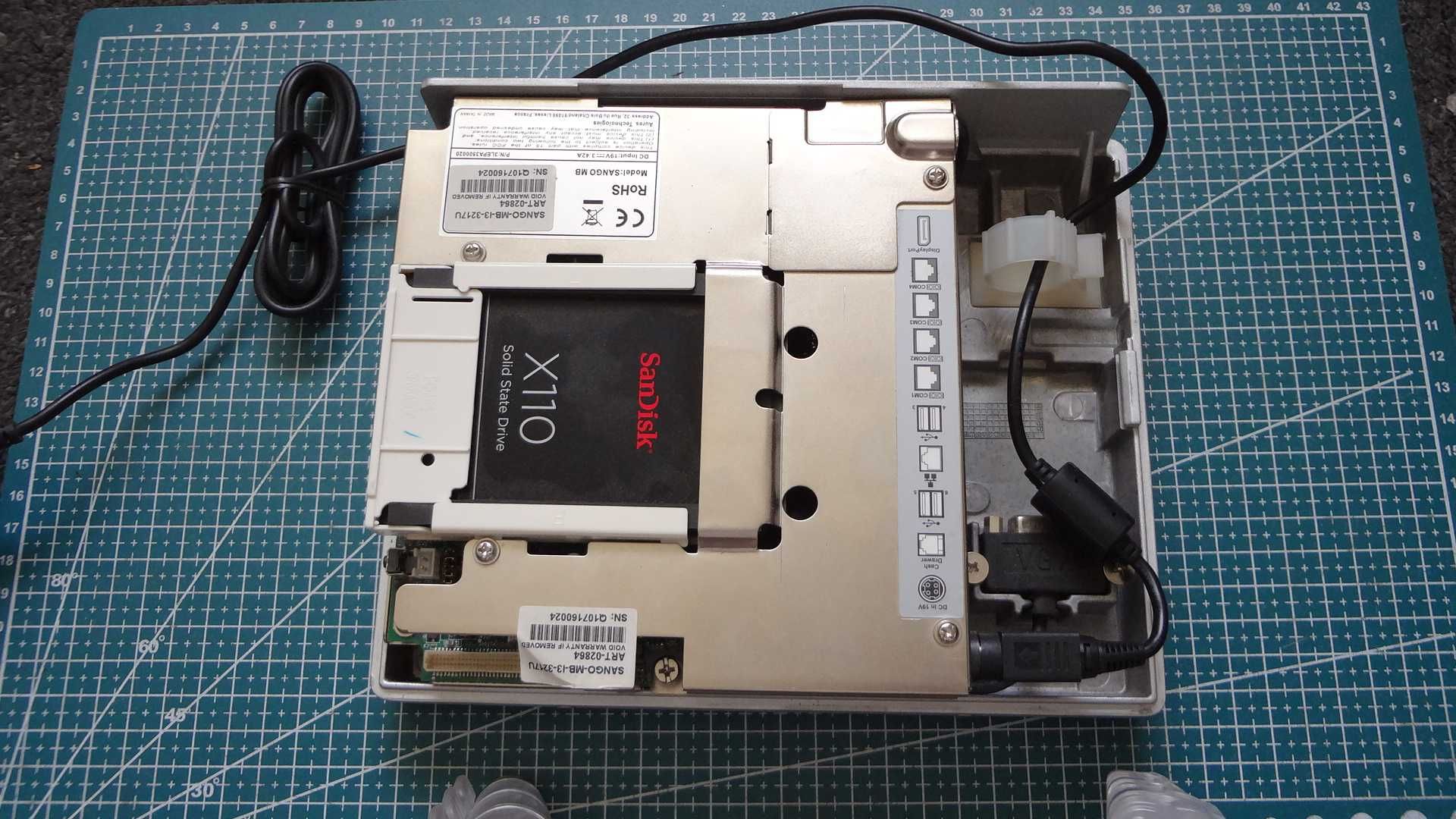Продам мини компьютер Aures Sango i3-3217U 4GB