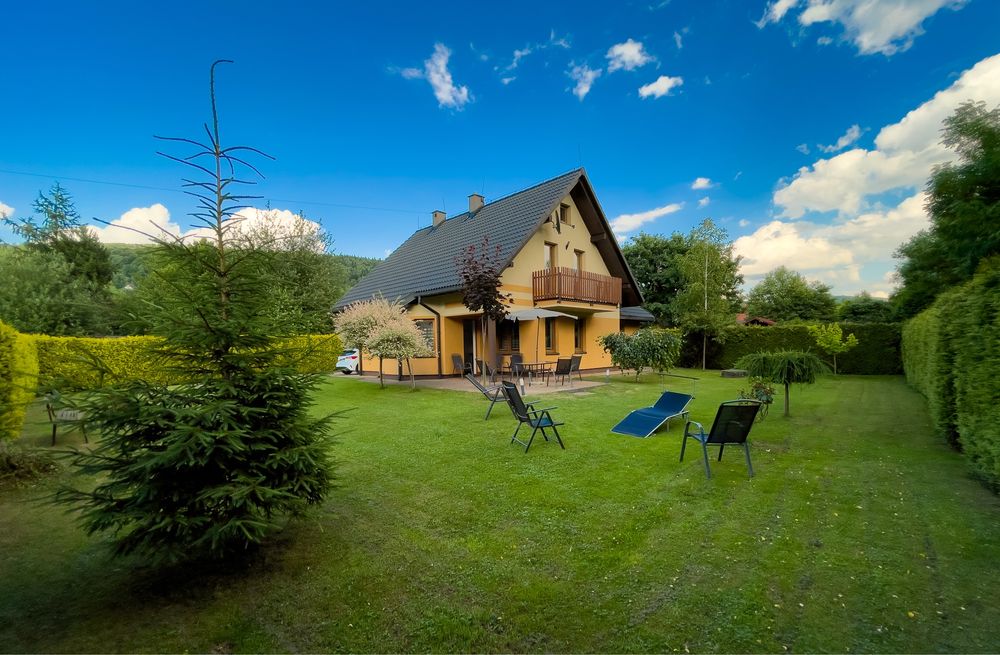 Domek 10 os. na wyłączność nad samym brzegiem rzeki Brennica