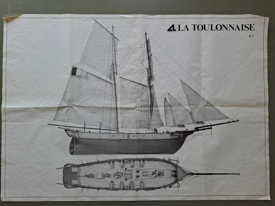 Modelo de navio antigo em madeira - "La Toulonnaise"