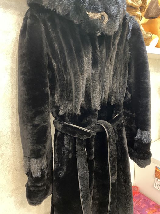 Продам жіночу шубу мутон+норка,  розмір 46-48