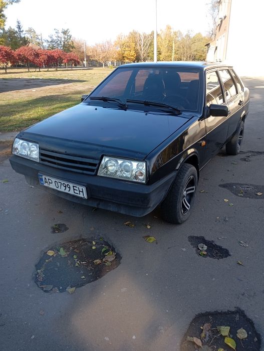 Продам авто ваз-2199 на полном ходу