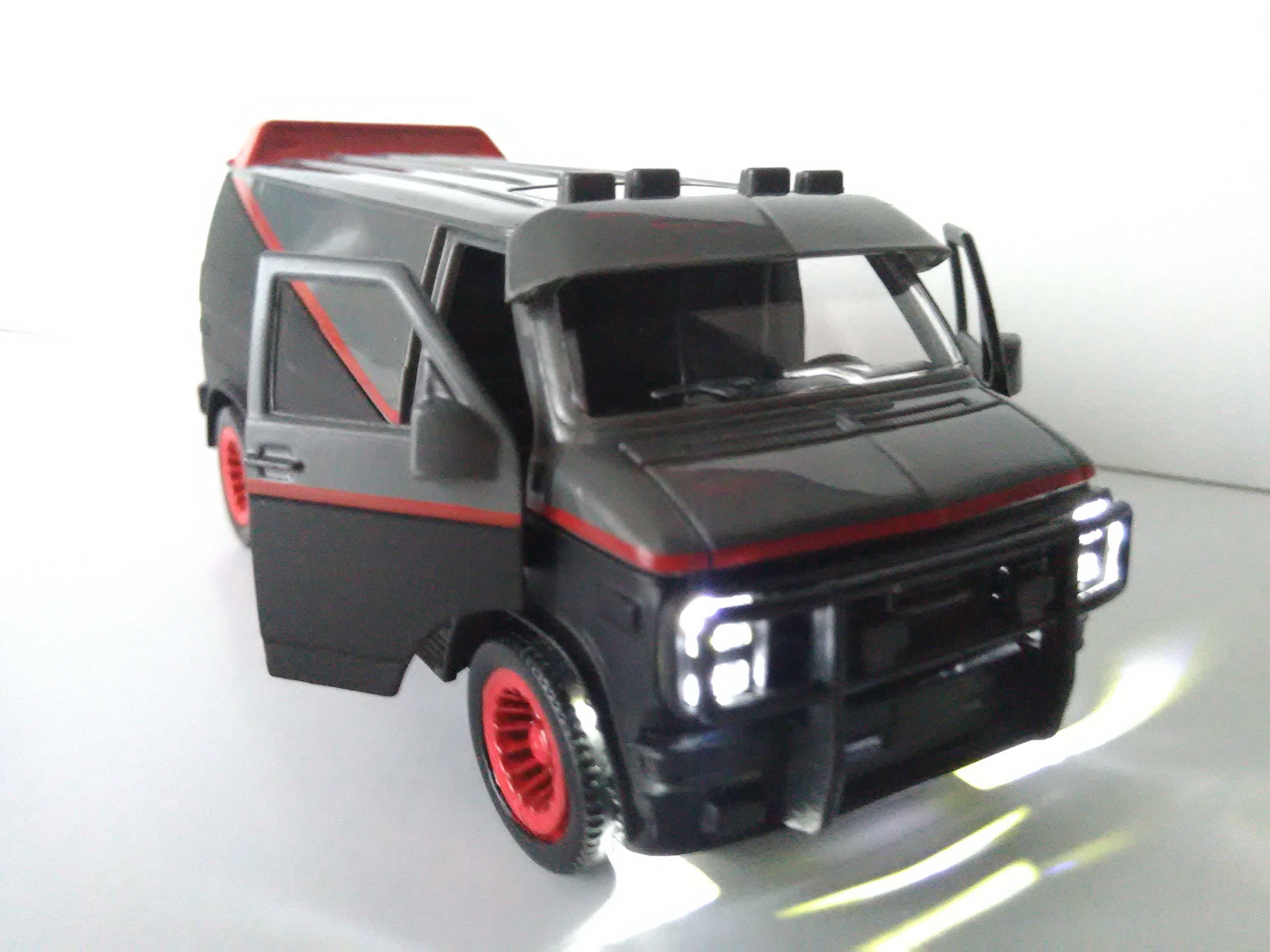 model 1:43 GMC 1983 Vandura van USA film Drużyna A - Team 1/43 prl