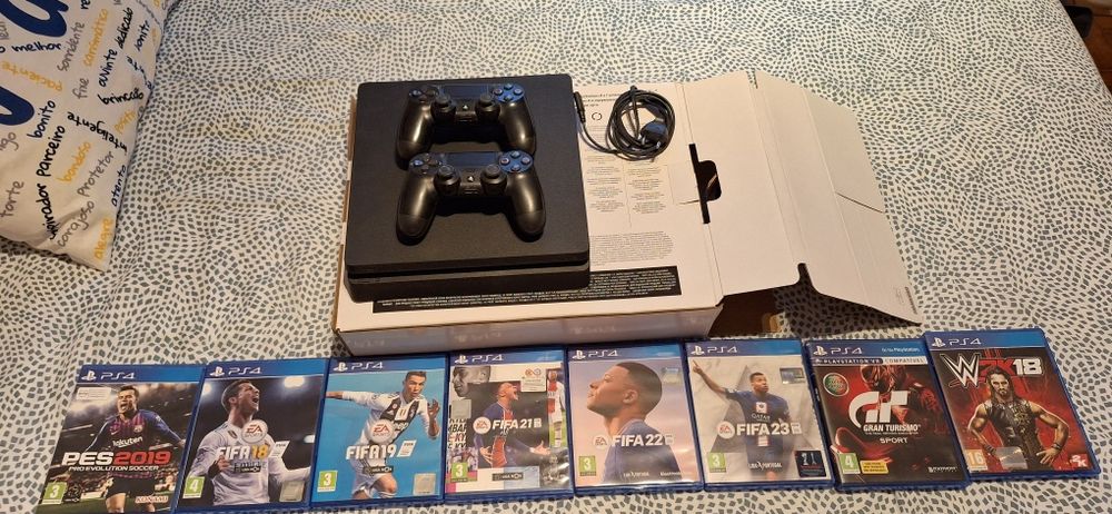 Vende-se PlayStation 4