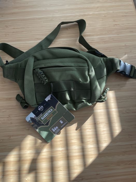 Saszetka nerka khaki marki Wild Trek