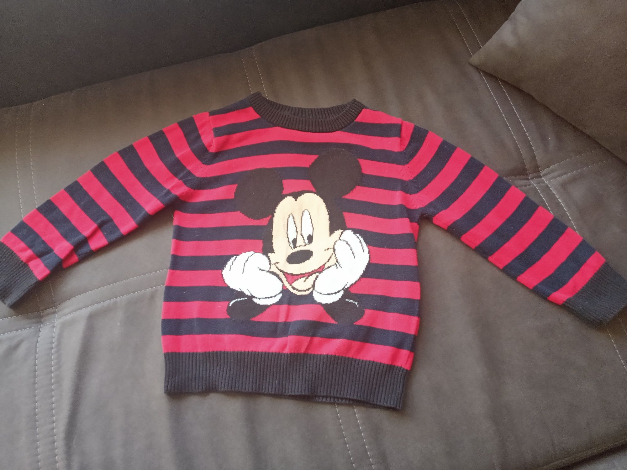 Продам светр для дівчинки на 2-3 роки