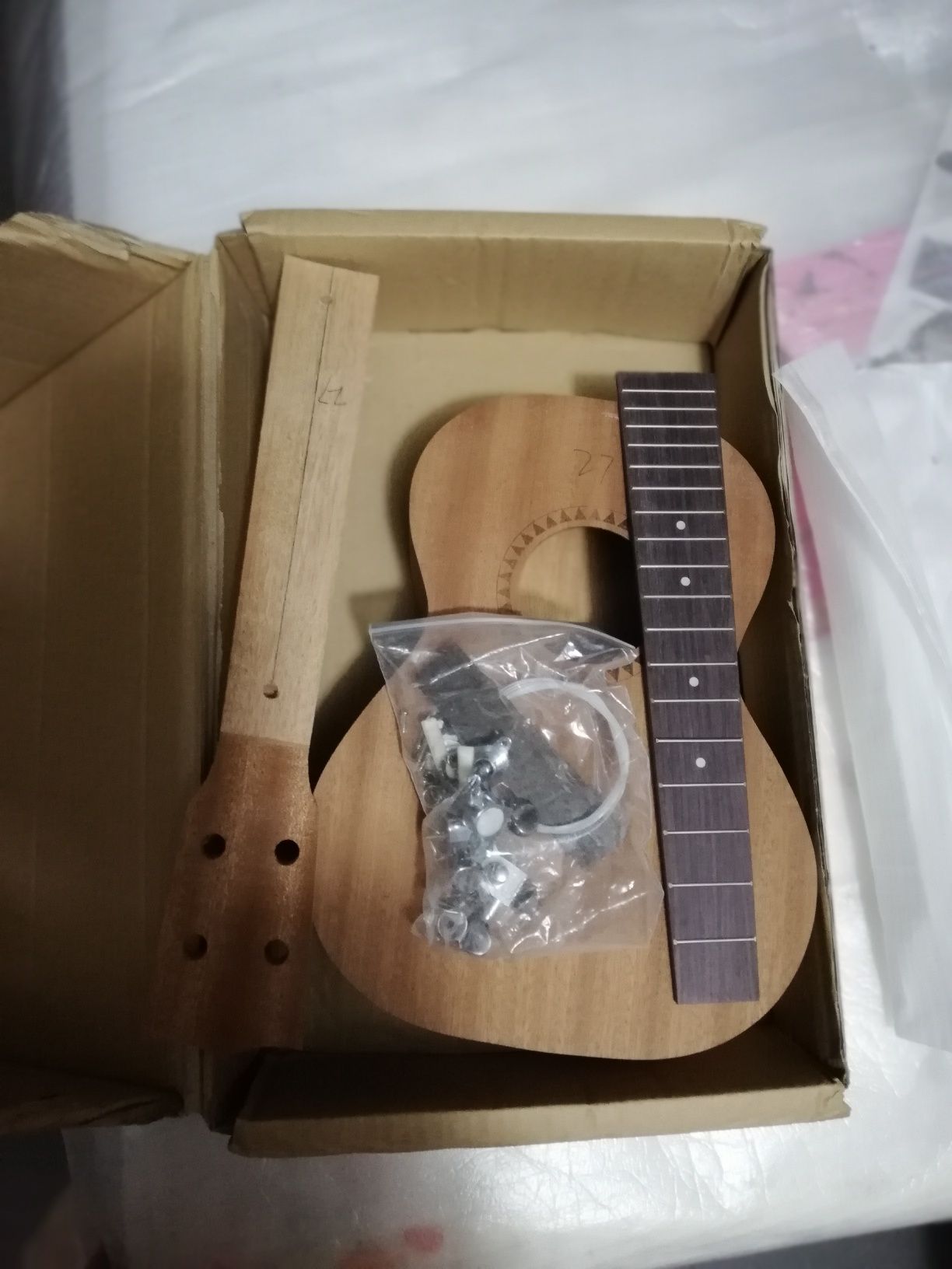 Ukulele tenor para construir