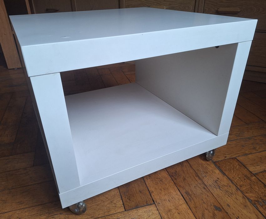 Stolik kawowy na kółkach biały kwadratowy 55x55 ikea