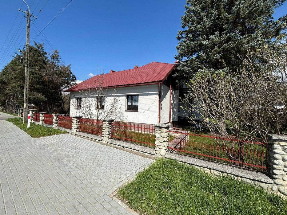 Dom na sprzedaż w Pisarowcach 160 m2 + budynek gosp.