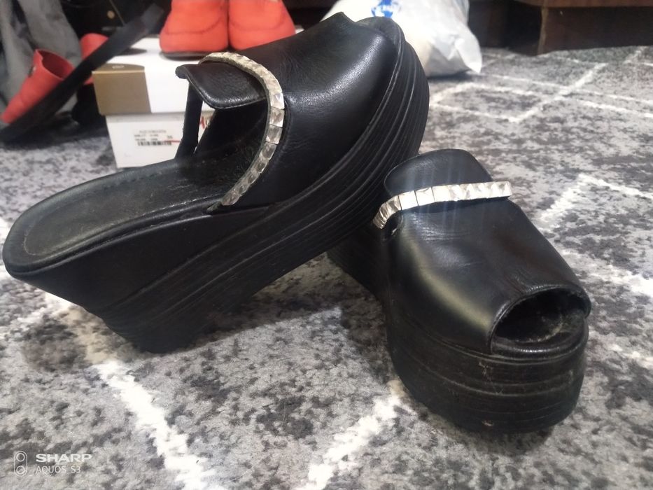 Шлепки женские танкетка