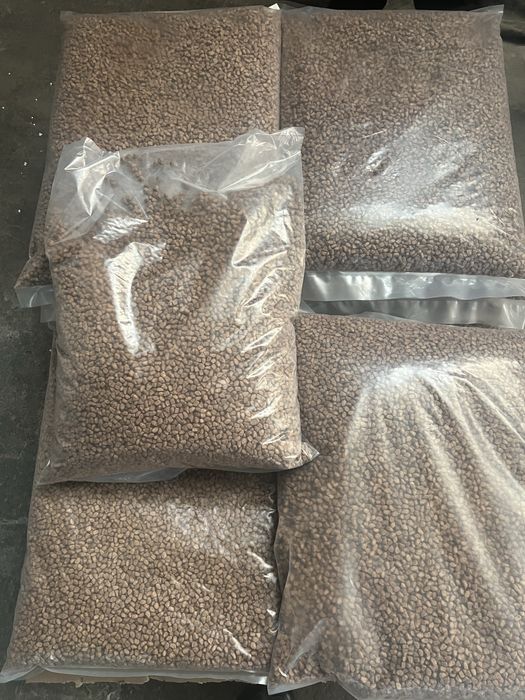 Сухой корм для кошек та собак