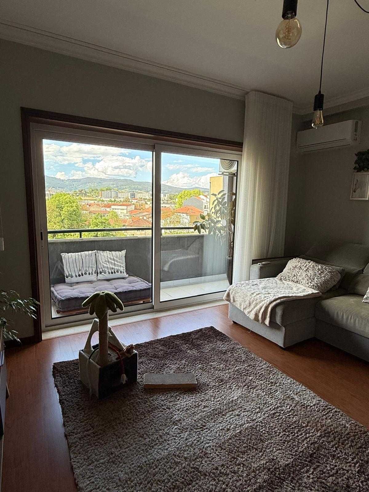 Apartamento T2 com terraço - Caldas das Taipas