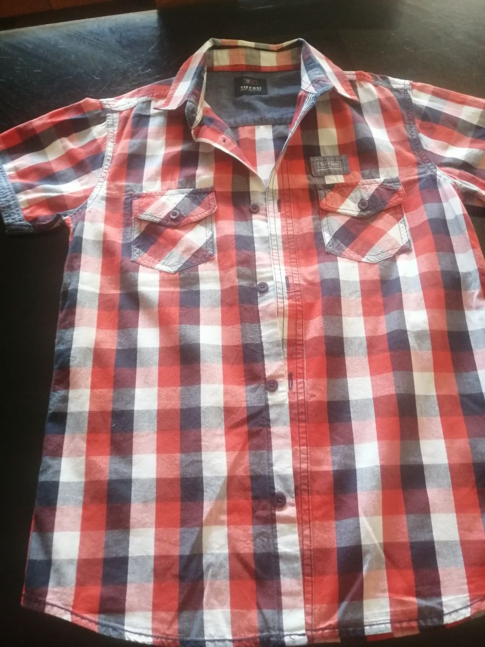 Camisas de rapaz.