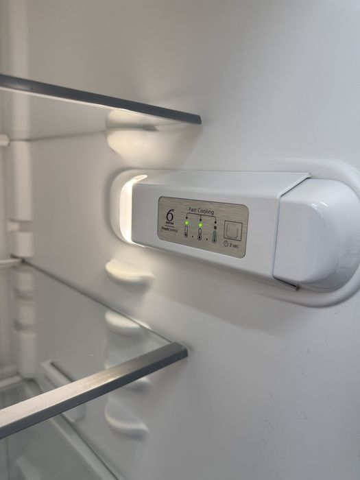 Холодильник Whirlpool 2 м no frost