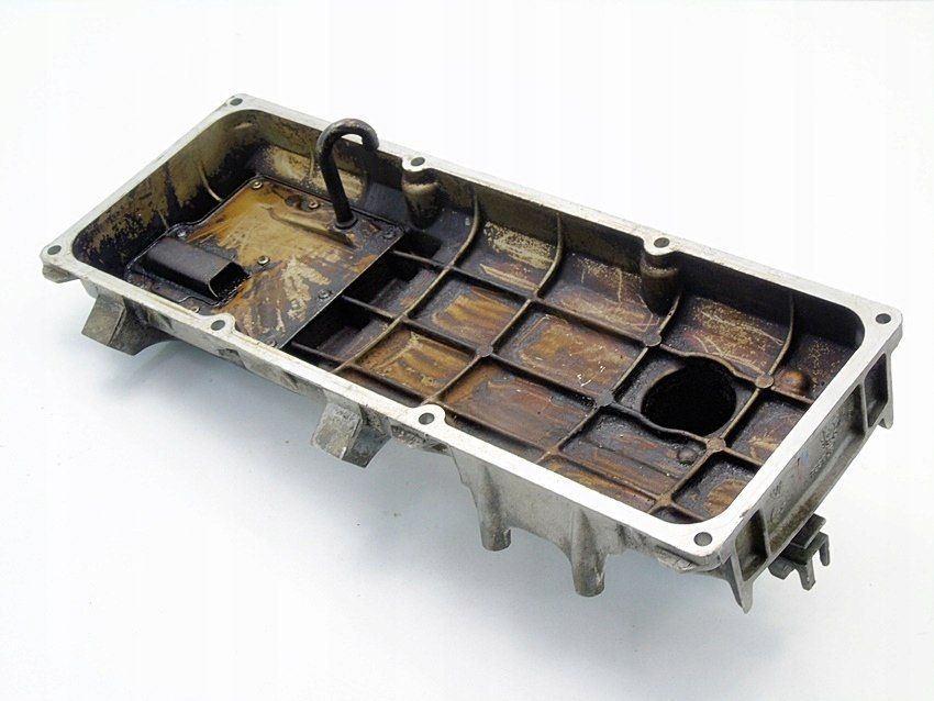 Pokrywa Zaworów 1.4 8V Megane Clio 2 Kangoo Scenic Logan 273692