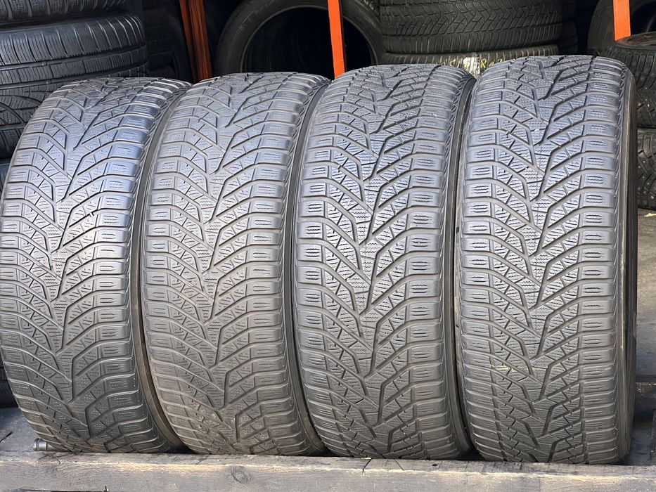 Шины зимние 245/45/R18 Yokohama Blu Earth v905