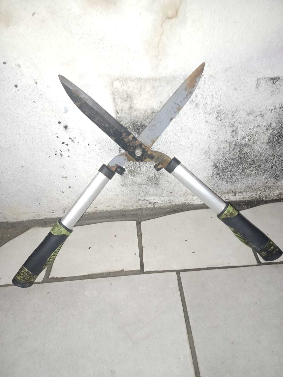 Aparador de Relva + Tesoura