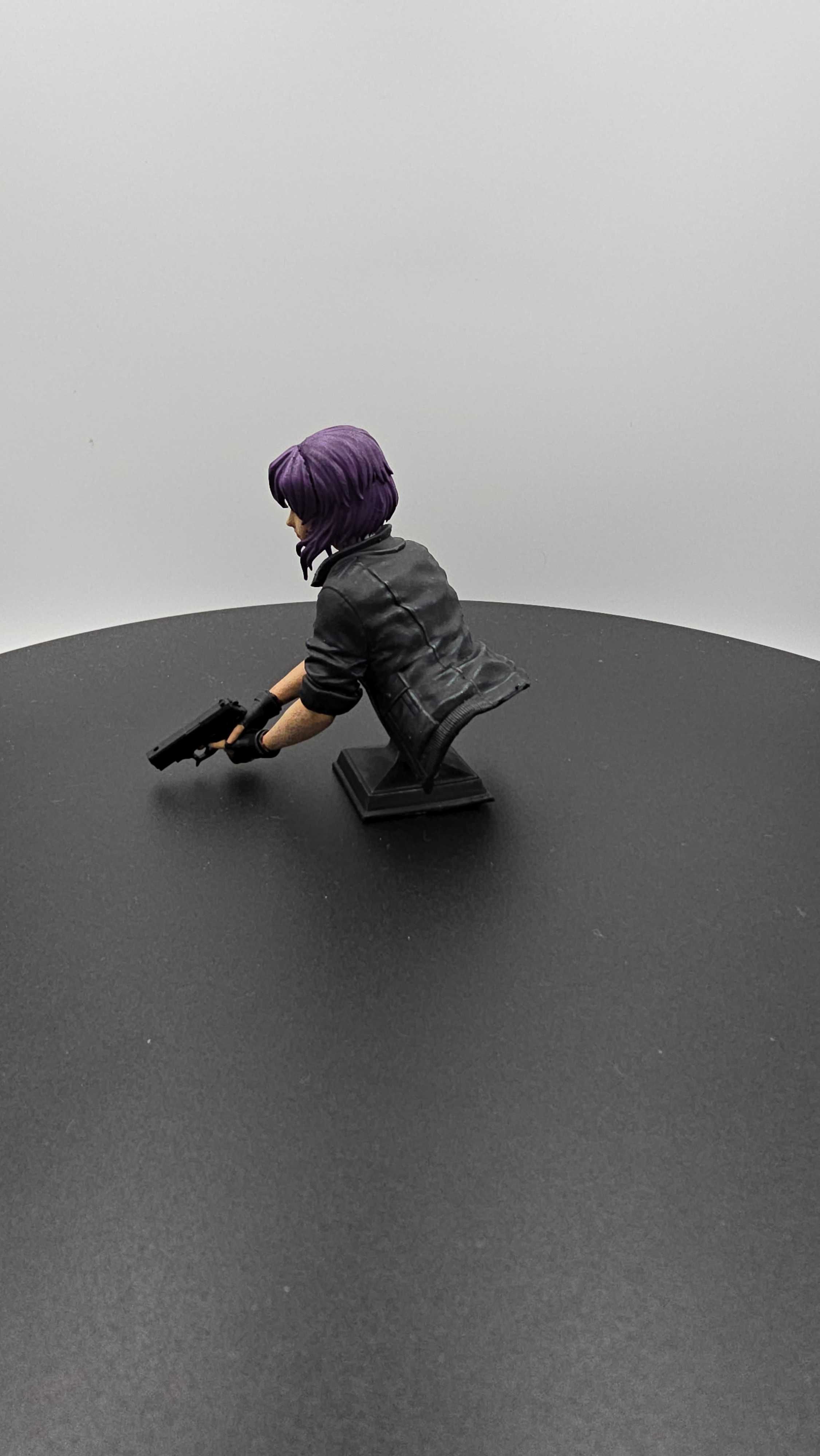 Pomalowane popiersie Motoko Kusanagi z Ghost in the Shell